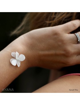 Bracelet de fleurs stabilisees lola