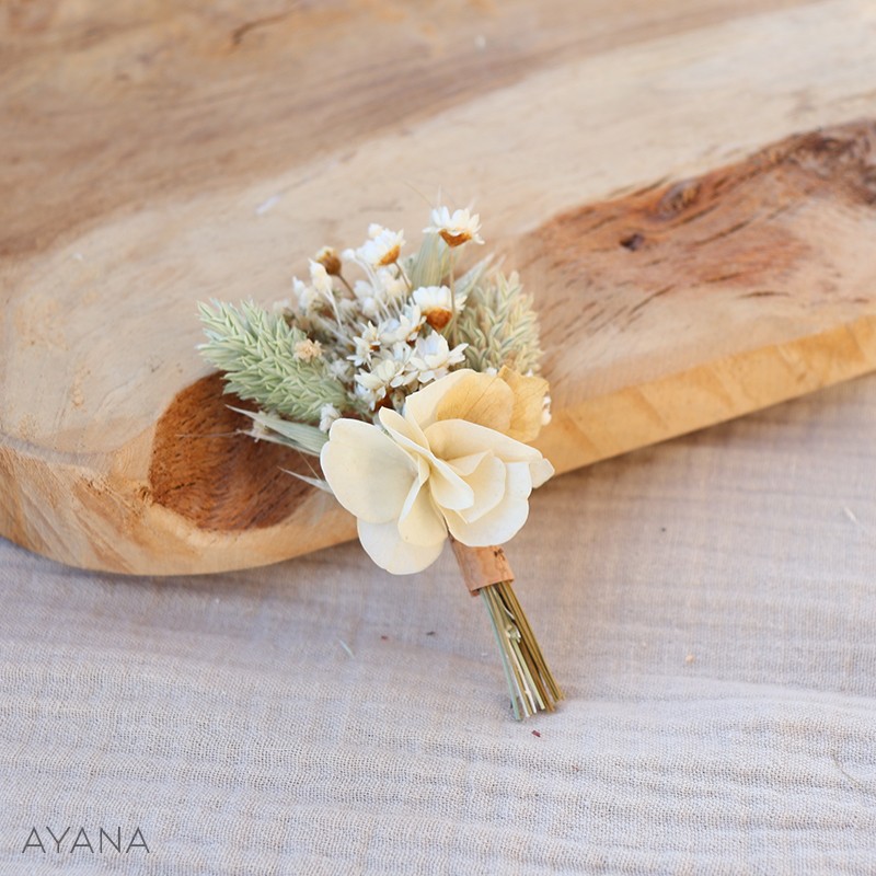 Boutonniere en fleurs sechees OFFRANDE